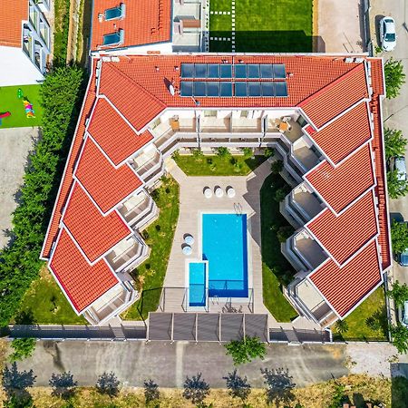 Aria Garden Suites ニキティ エクステリア 写真
