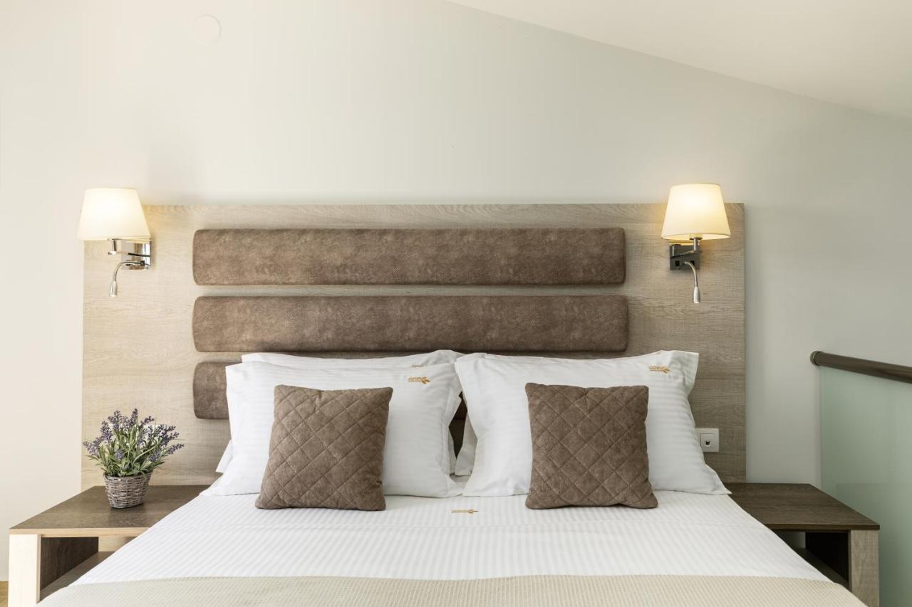 Aria Garden Suites ニキティ エクステリア 写真