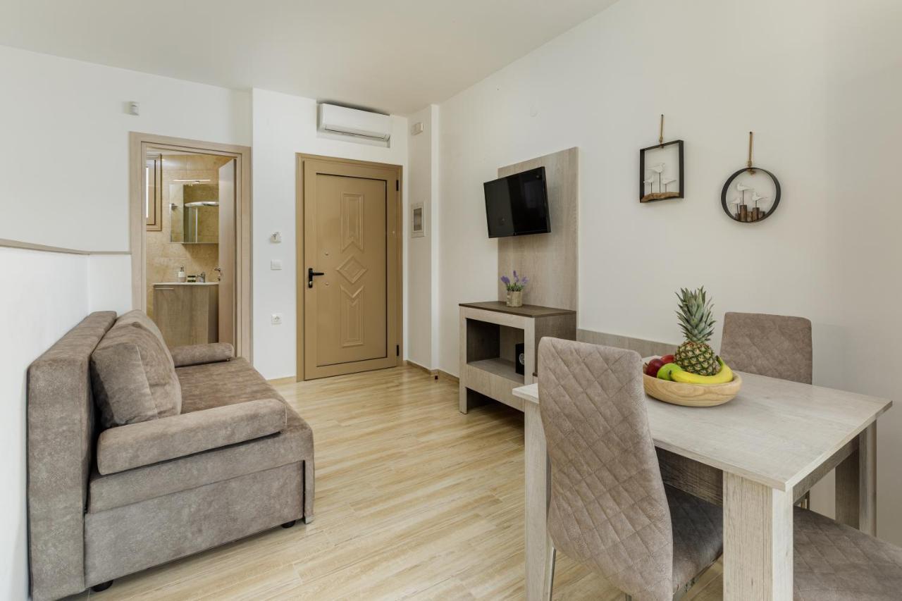 Aria Garden Suites ニキティ エクステリア 写真
