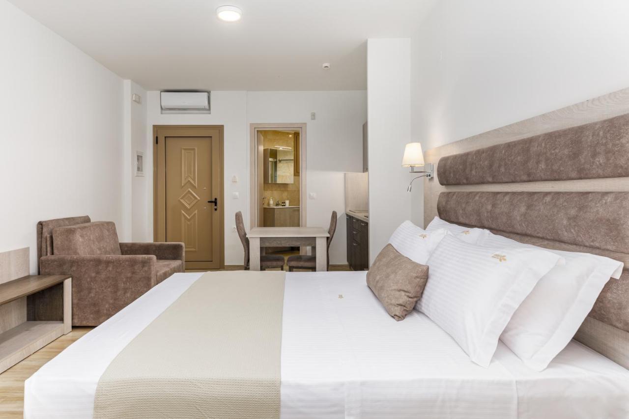 Aria Garden Suites ニキティ エクステリア 写真