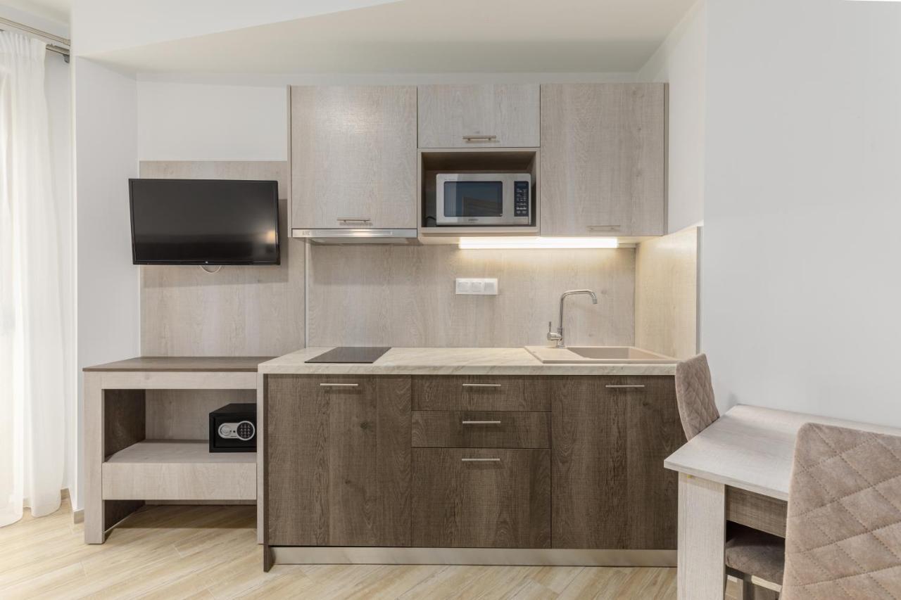 Aria Garden Suites ニキティ エクステリア 写真