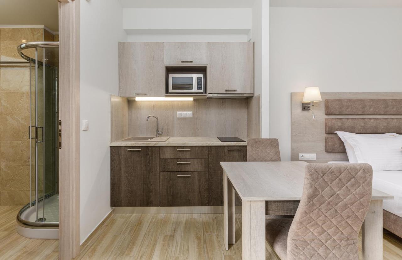 Aria Garden Suites ニキティ エクステリア 写真